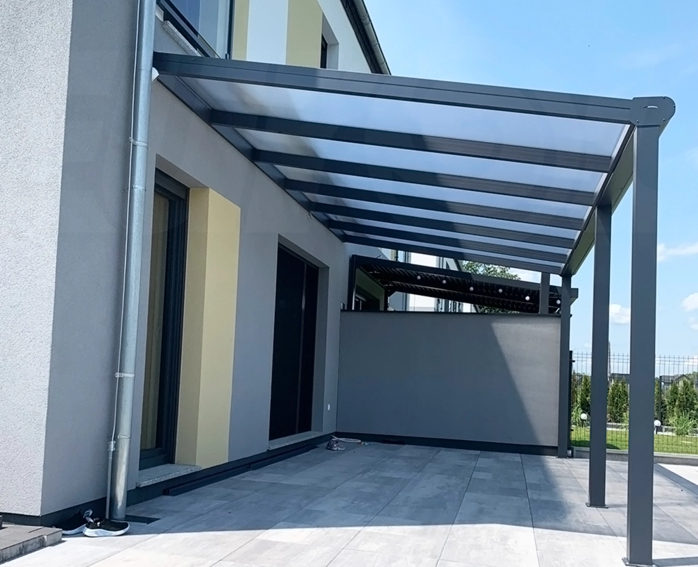 Opolskie tarasy pergola z dachem z poliwęglanu